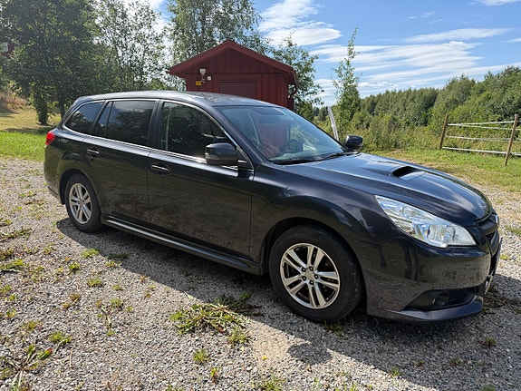 Subaru Legacy 6 of 17