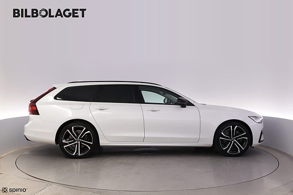 Volvo V90 2 of 22