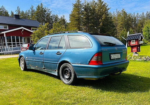 Mercedes-Benz 250 12 of 14