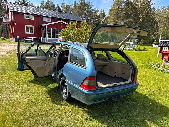Mercedes-Benz 250 6 of 14