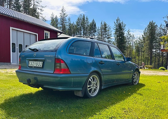 Mercedes-Benz 250 11 of 14
