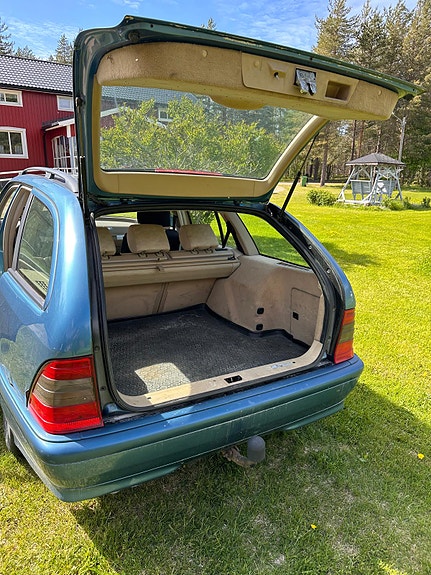 Mercedes-Benz 250 8 of 14