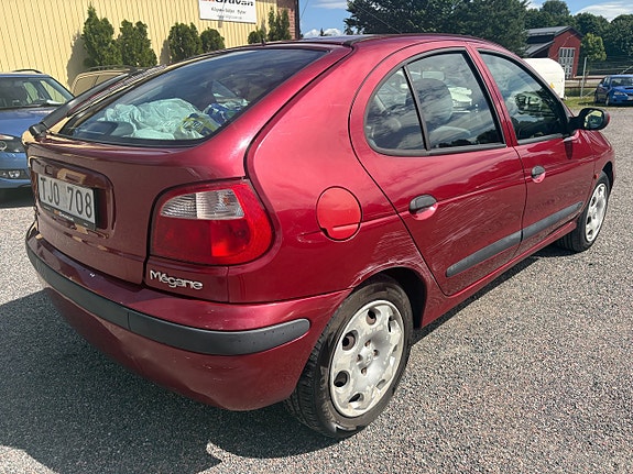 Renault Megane 3 of 5