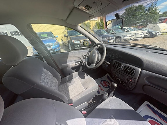 Renault Megane 6 of 7