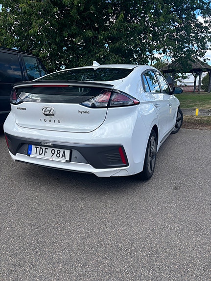 Hyundai IONIQ 2 of 5