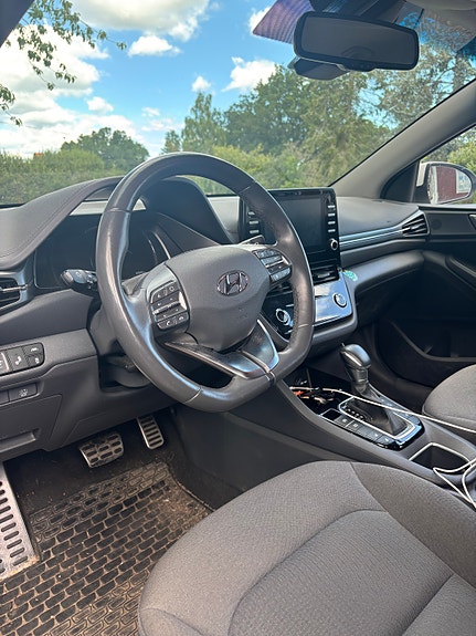 Hyundai IONIQ 4 of 5