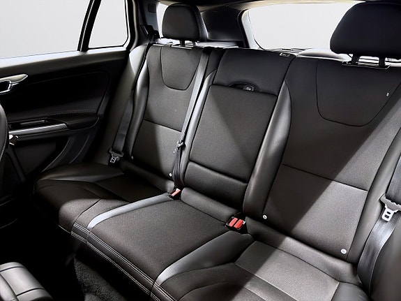 Volvo V60 9 of 16