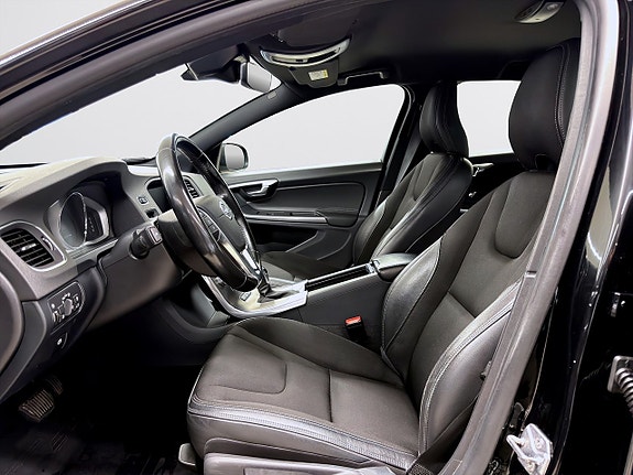 Volvo V60 7 of 16