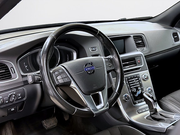 Volvo V60 8 of 16