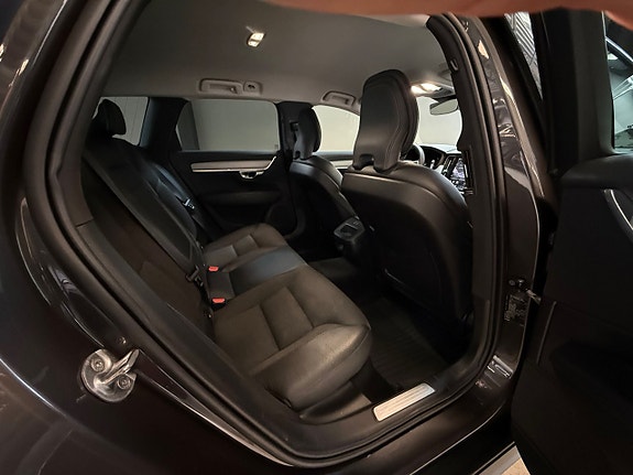 Volvo V90 Cross Country 12 of 18