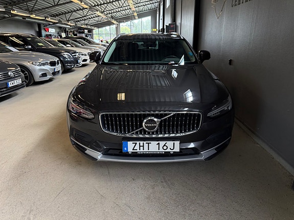 Volvo V90 Cross Country 4 of 5