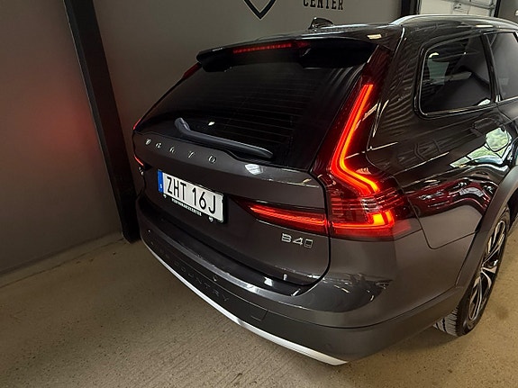 Volvo V90 Cross Country 6 of 18