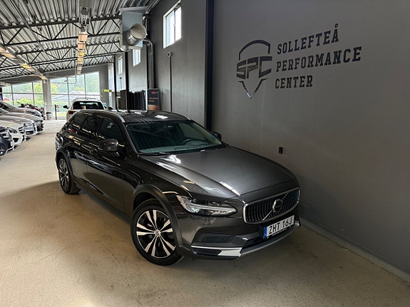 Volvo V90 Cross Country 7 of 18