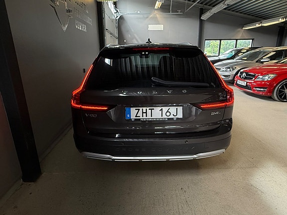 Volvo V90 Cross Country 5 of 5