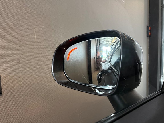 Volvo V90 Cross Country 9 of 18