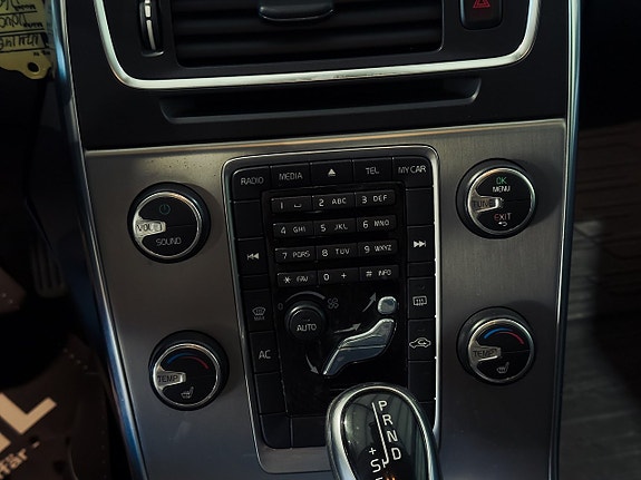 Volvo V60 17 of 19
