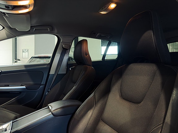 Volvo V60 15 of 19