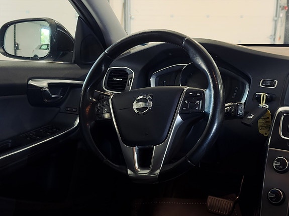 Volvo V60 12 of 19
