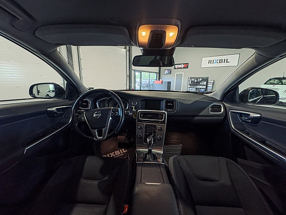 Volvo V60 11 of 19