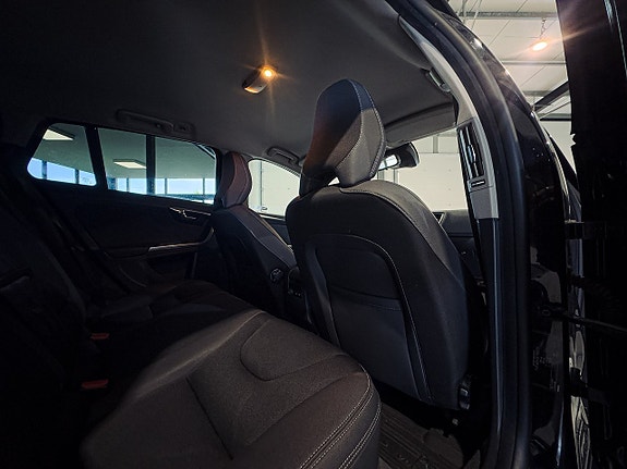 Volvo V60 13 of 19