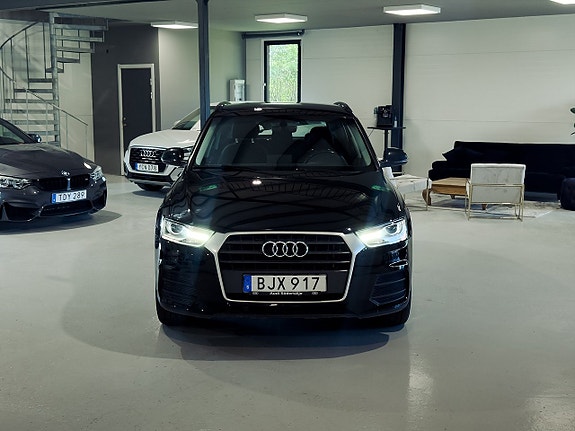 Audi Q3 2 of 16