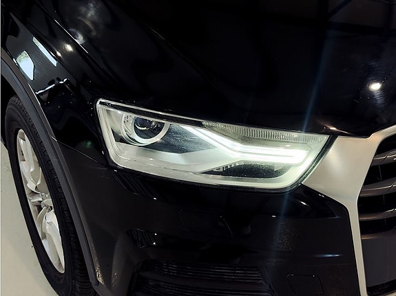 Audi Q3 3 of 5
