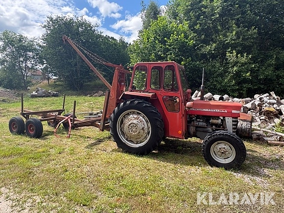 Traktor Massey Ferguson 135 med Skogskärra oc 3 of 5