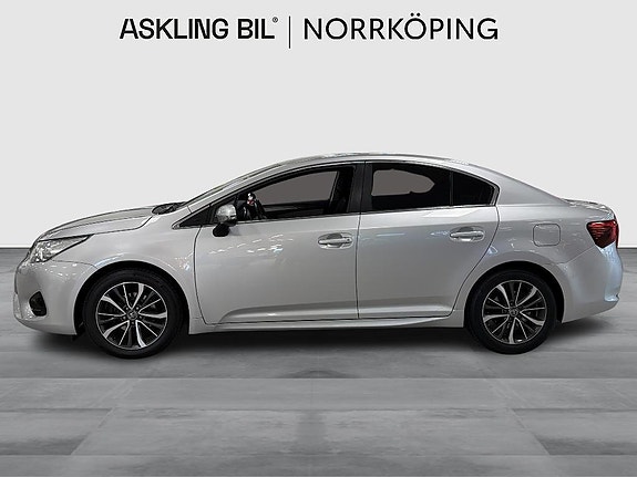 Toyota Avensis 3 of 12