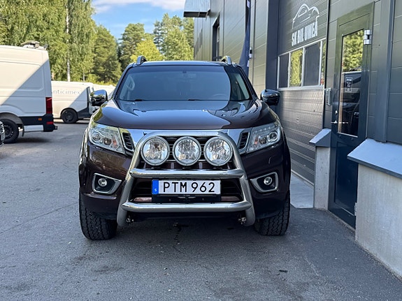 Nissan Navara 2 of 5