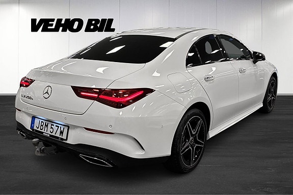 Mercedes-Benz CLA250 e 3 of 5