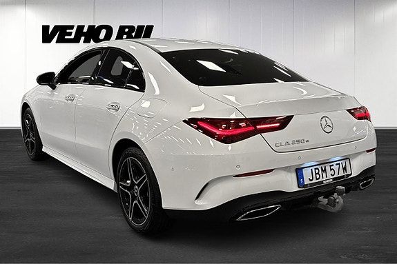 Mercedes-Benz CLA250 e 4 of 5
