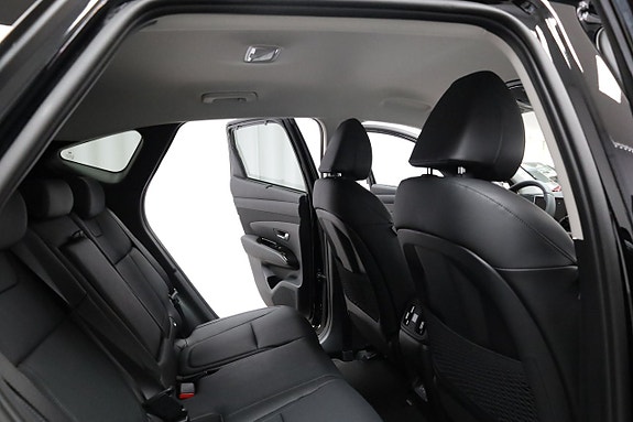 Hyundai Tucson 18 of 24