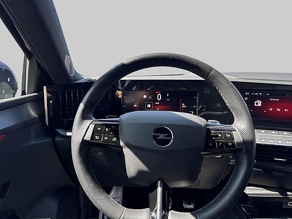 Opel Astra 9 of 13