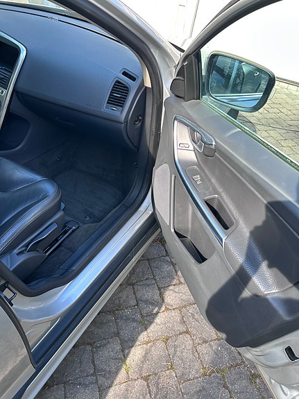 Volvo XC60 17 of 20