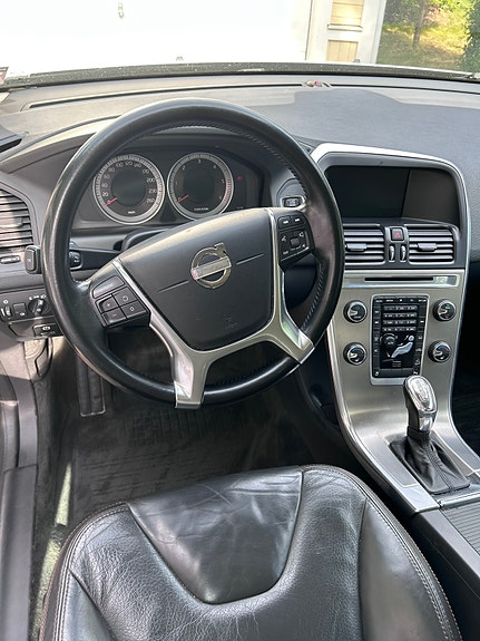 Volvo XC60 12 of 20