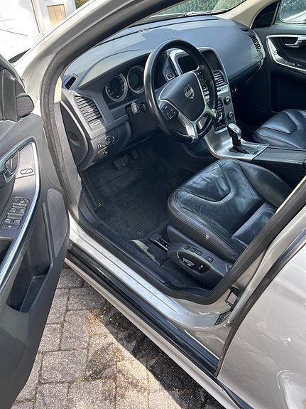 Volvo XC60 10 of 20