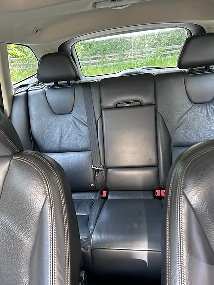 Volvo XC60 13 of 20