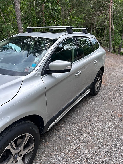 Volvo XC60 2 of 5