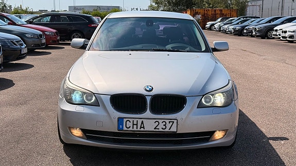 BMW 530xd 2 of 5