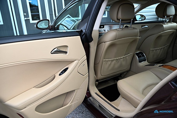 Mercedes-Benz CLS350 18 of 20