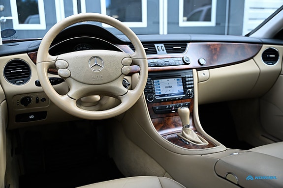 Mercedes-Benz CLS350 8 of 20