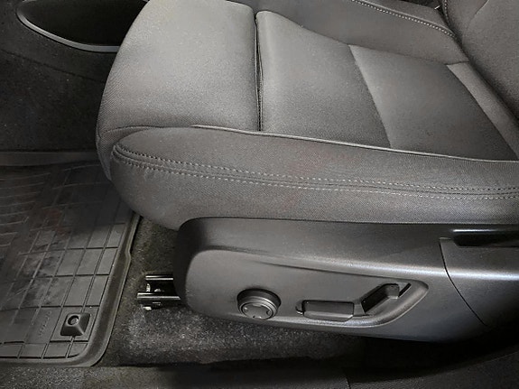 Volvo XC40 10 of 12