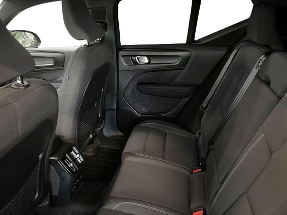 Volvo XC40 7 of 12
