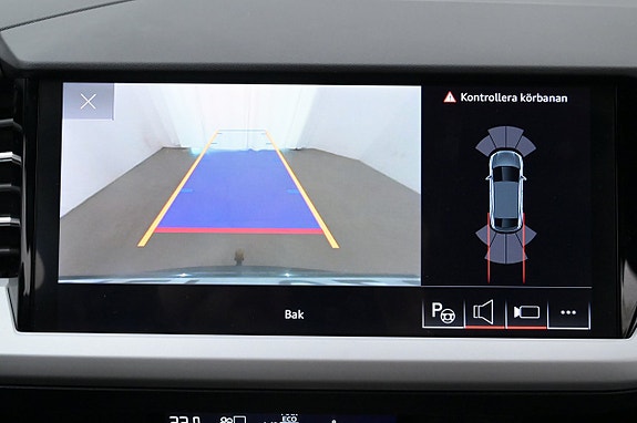 Audi Q4 e-tron 11 of 27