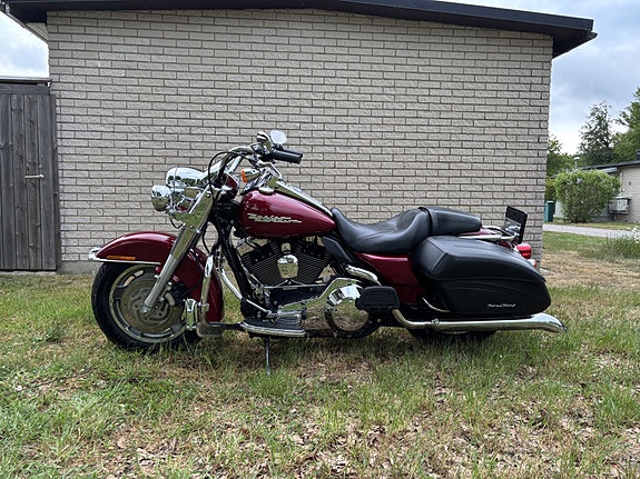 Harley-Davidson Road King Custom 2 of 5