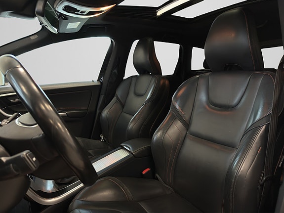 Volvo XC60 10 of 27