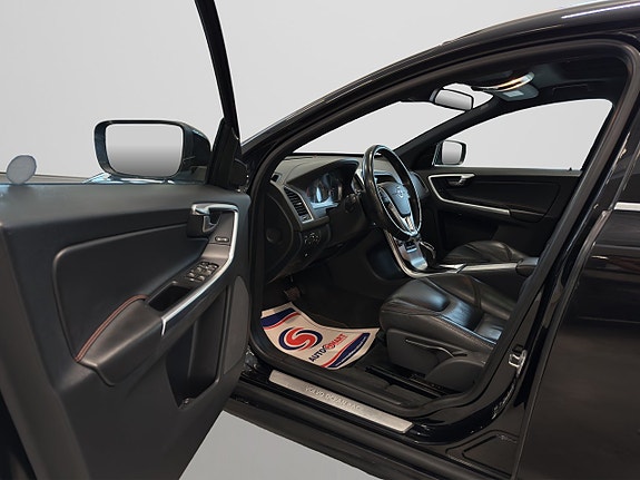 Volvo XC60 8 of 27