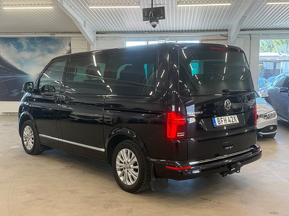 Volkswagen Multivan 2 of 5