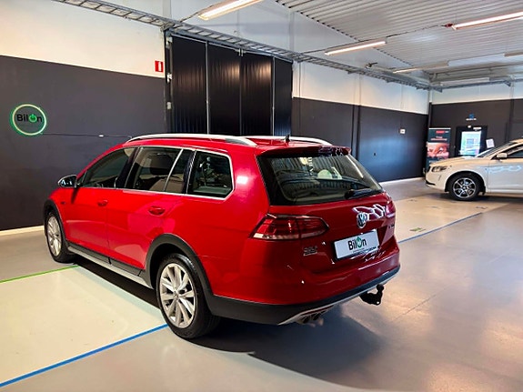 Volkswagen Golf Alltrack 4 of 5