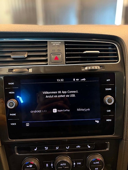 Volkswagen Golf Alltrack 9 of 17